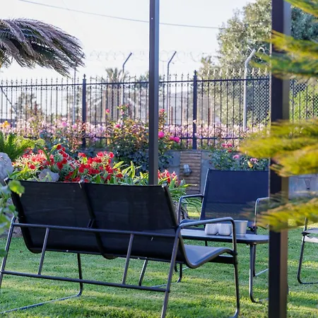 Lumelia Mansion Your Sunny Garden Apartment *