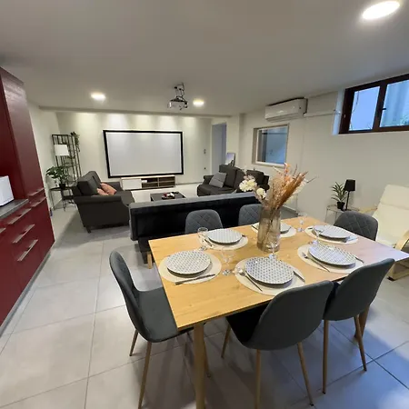 Lumelia Mansion Your Sunny Garden Apartment *