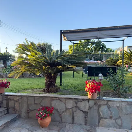 Lumelia Mansion Your Sunny Garden * קלמאטה