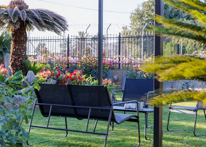 Lumelia Mansion Your Sunny Garden Апартаменты *