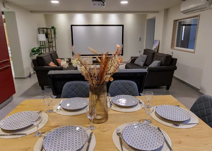 Апартаменты Lumelia Mansion Your Sunny Garden Каламата