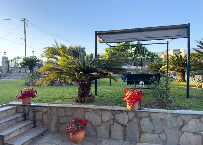 Lumelia Mansion Your Sunny Garden * Каламата