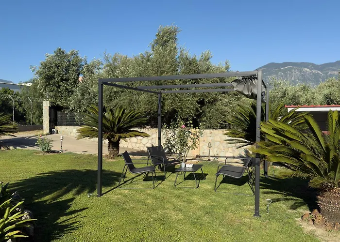 Lumelia Mansion Your Sunny Garden Апартаменты Каламата